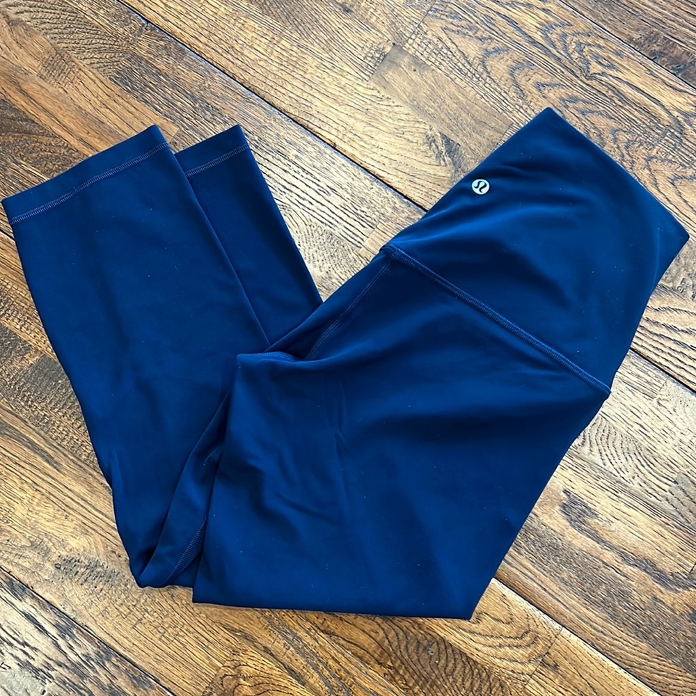lululemon Align super high rise cropped leggings 23” in true navy size 8